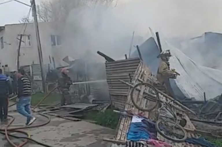 Un adolescente con discapacidad murió al incendiarse su casa en La Plata