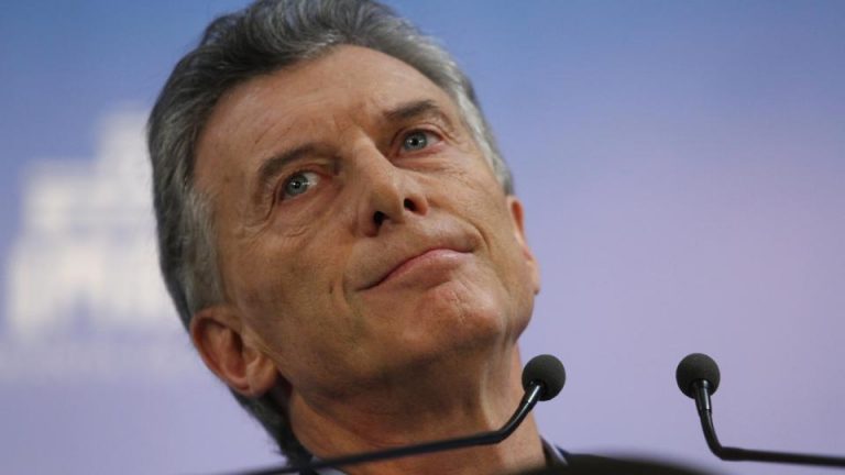 Macri hace todo para acelerar la corrida