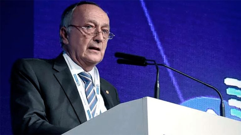 Ante la crisis, la UIA y la CGT negociarán en secreto un bono salarial para trabajadores del sector privado