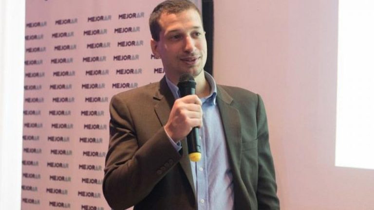 Yamil Santoro justificó la compra de votos