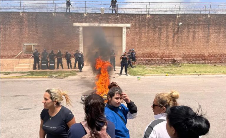 CELULARES, HUMO Y TENSIÓN EN LA UNIDAD PENITENCIARIA Nº 6 DE RÍO CUARTO