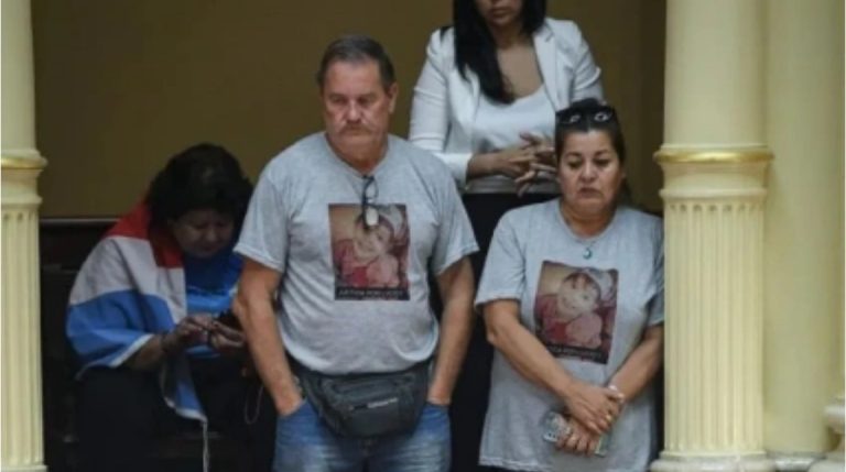 ESCÁNDALO EN EL SENADO: ABUELOS DE LUCIO DUPUY CRITICAN A SENADORES OPOSITORES POR NO TRATAR LEY CONTRA VIOLENCIA EN LA NIÑEZ