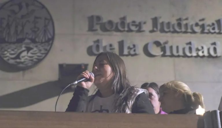 ENFERMEROS Y ENFERMERAS VAN A LA JUSTICIA PORQUE LARRETA SOSTIENE QUE SON ADMINISTRATIVOS DE LA CABA