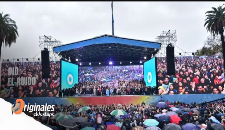 TRES MENSAJES DE CRISTINA EN UNA CITA CRUCIAL CON EL PUEBLO￼