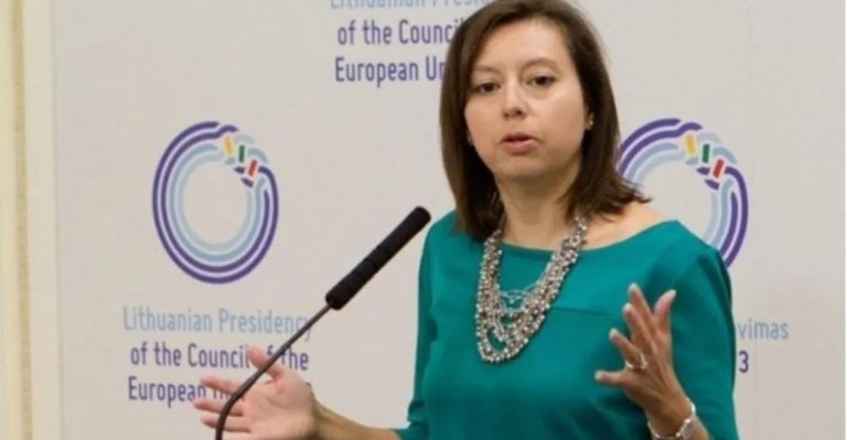 RESPALDO DEL FMI A LA POLÍTICA DE CANJE DE DEUDA ARGENTINA