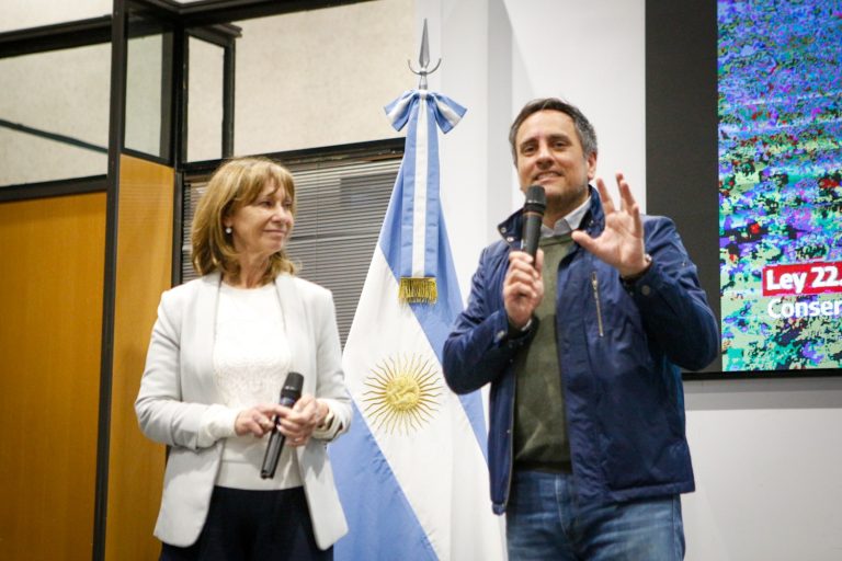 CABANDIÉ Y APARICIO PRESENTARON UN PROYECTO DE LEY QUE PROHÍBE EL TRÁNSITO DE TROFEOS Y LA CAZA DE ESPECIES EN PELIGRO  