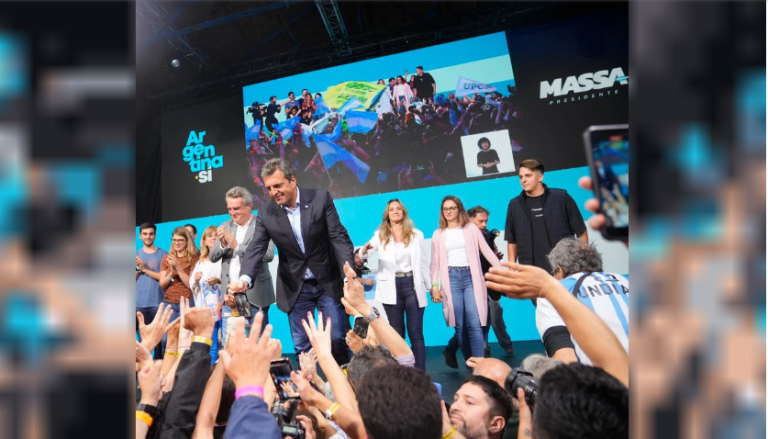 MASSA AGRADECIÓ EL APOYO TRAS SU BATACAZO EN LA ELECCIÓN: “YO NO LA DI VUELTA, LO HIZO LA GENTE”