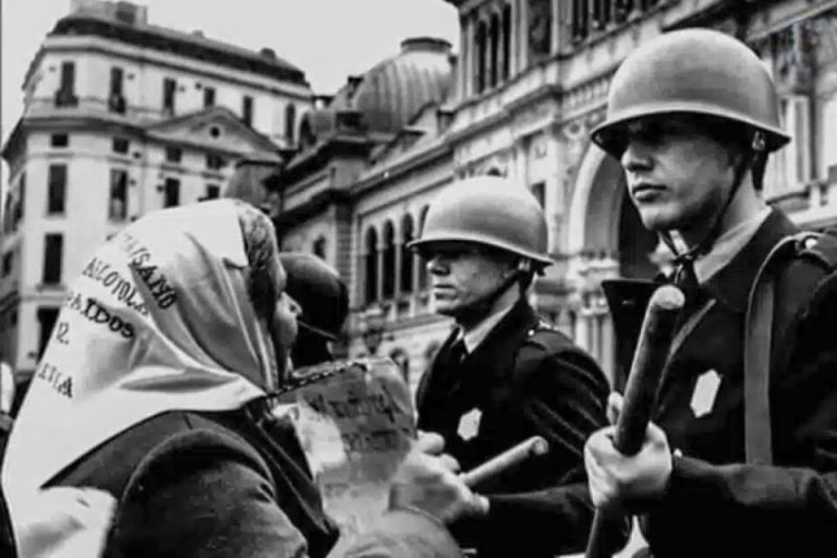 EL PLAN DE LA DICTADURA PARA CONTRARRESTAR LAS DENUNCIAS DE MADRES DE PLAZA DE MAYO