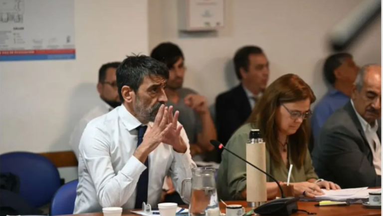 COMISIÓN LEVANTÓ LA REUNIÓN DE JUICIO POLÍTICO POR AUSENCIA DE LORENZETTI Y MAQUEDA PARA DESCARGOS