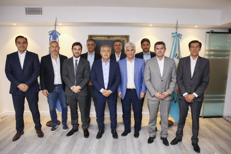 LOS GOBERNADORES DE JUNTOS SE ENDURECEN CON GOBIERNO: QUÉ DEMANDAN PARA VOTAR LA LEY ÓMNIBUS