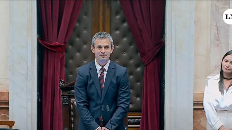 EN UNA SESIÓN MARATÓNICA, DIPUTADOS COMENZÓ EL PLENARIO PARA TRATAR LA LEY DE “BASES”