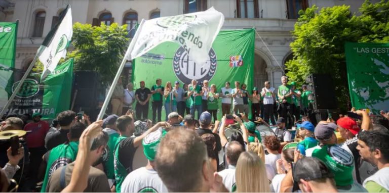 ATE ANUNCIÓ UN PARO NACIONAL Y NO DESCARTÓ TOMAR MINISTERIOS: “MILEI NO VA A PODER DESPEDIR 70.000 ESTATALES”
