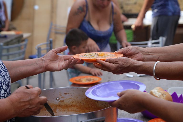 POBREZA: EL INDEC INFORMÓ 41,7% EN DICIEMBRE DE 2023 PERO HOY YA SUPERA EL 50%￼