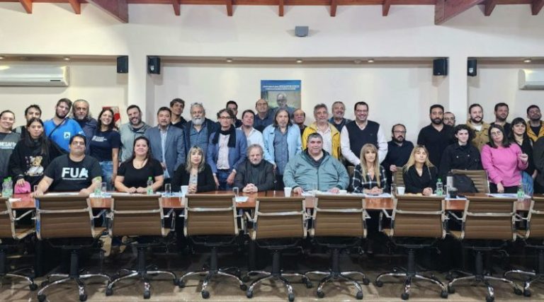 EL FRENTE SINDICAL DE UNIVERSIDADES NACIONALES, LA FUA Y EL CIN ACORDARON LAS CONDICIONES DE LA MARCHA NACIONAL UNIVERSITARIA DEL DÍA 23 DE ABRIL