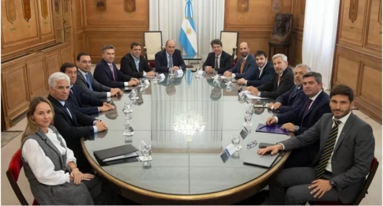 LA BILLETERA QUE YA USA CAPUTO PARA GANARSE A LOS GOBERNADORES CON OBRA PÚBLICA