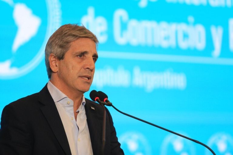 VÍCTOR HUGO Y UN DURO EDITORIAL CONTRA CAPUTO Y EL FMI POR EL FEROZ AJUSTE