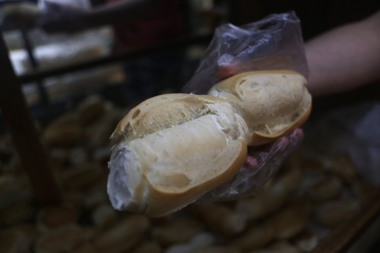 LAS PANADERÍAS CONTRA LAS CUERDAS CON MILEI