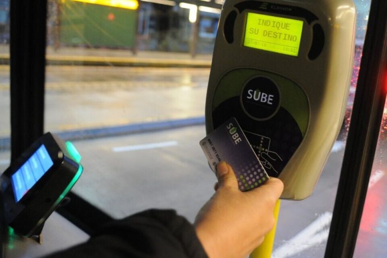 CUÁNTO CUESTAN EL COLECTIVO Y EL TREN CON LA SUBE SIN REGISTRAR￼