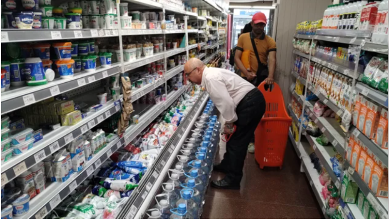 POR LA RECESIÓN, LOS ARGENTINOS AUMENTAN LA BÚSQUEDA DE PROMOCIONES Y REDUCEN GASTOS ESENCIALES DEL HOGAR, SEGÚN UN ESTUDIO PRIVADO