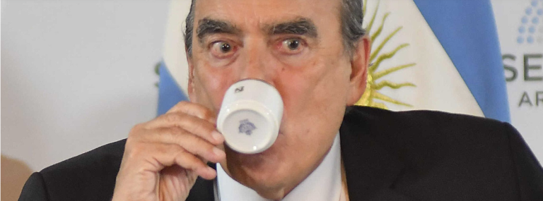 LA LEY BASES ENTRA HERIDA AL SENADO: VOTOS EN FUGA Y LAS TRES SEÑALES QUE NECESITA EL GOBIERNO