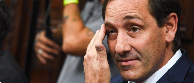 EL RIFLE SANITARIO SELECTIVO DE MILEI: PARA DÍSCOLOS SÍ, PARA REPRESORES NO