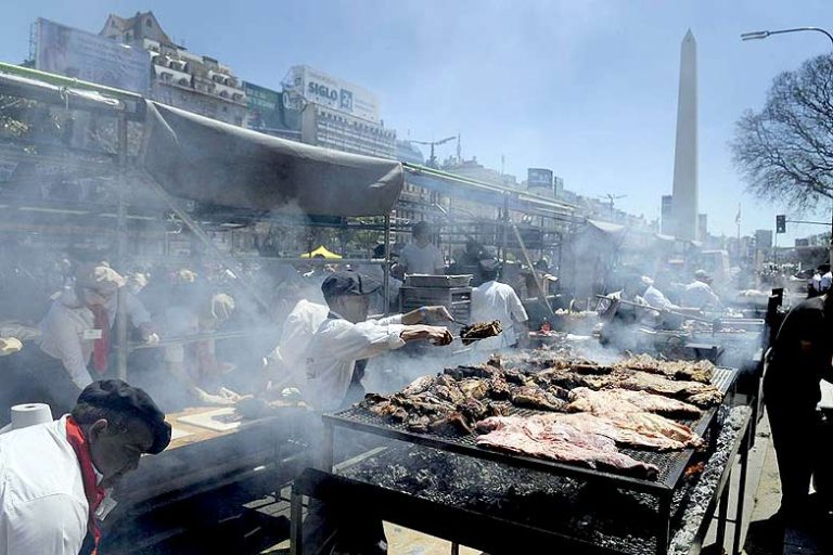 ADIÓS AL ASADO: EL CONSUMO DE CARNE VACUNA ES EL MÁS BAJO DE LOS ÚLTIMOS 26 AÑOS 