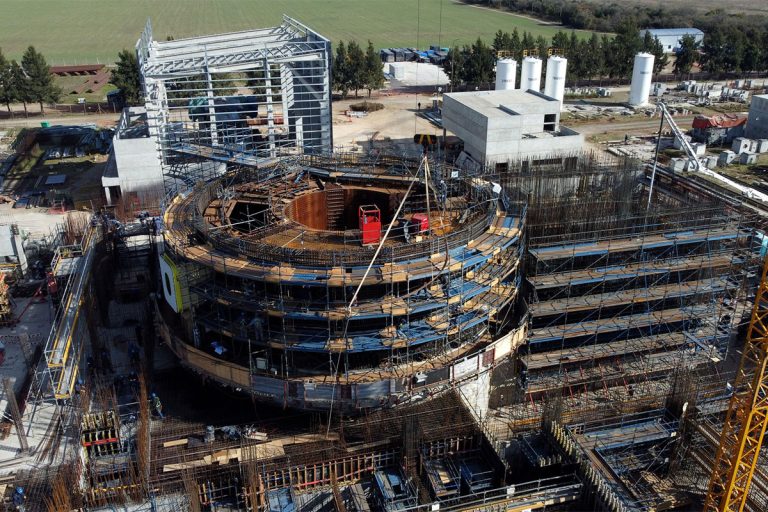 MÁS DE 230 DESPIDOS CONFIRMAN EL FINAL DEL REACTOR CAREM, UN DESARROLLO QUE IBA A SER DE VANGUARDIA EN TODO EL CONTINENTE