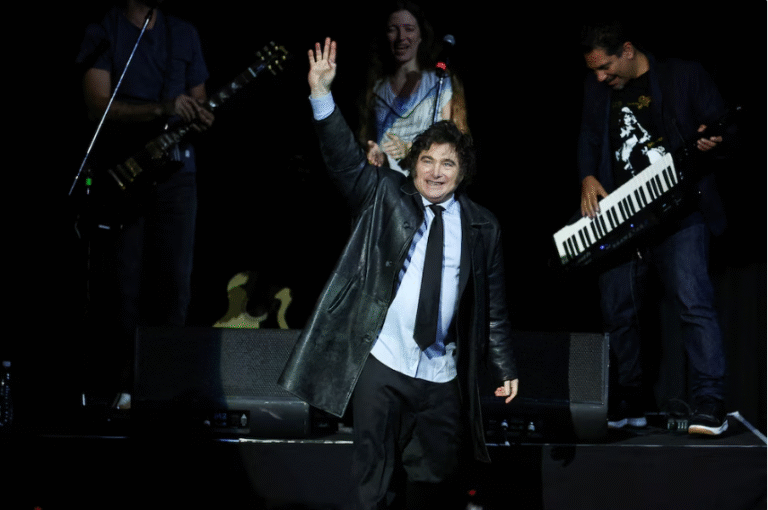 JAVIER MILEI YA SE PREPARA PARA EL ACTO EN EL MOVISTAR ARENA: VOLVERÁ A CANTAR CON SU BANDA