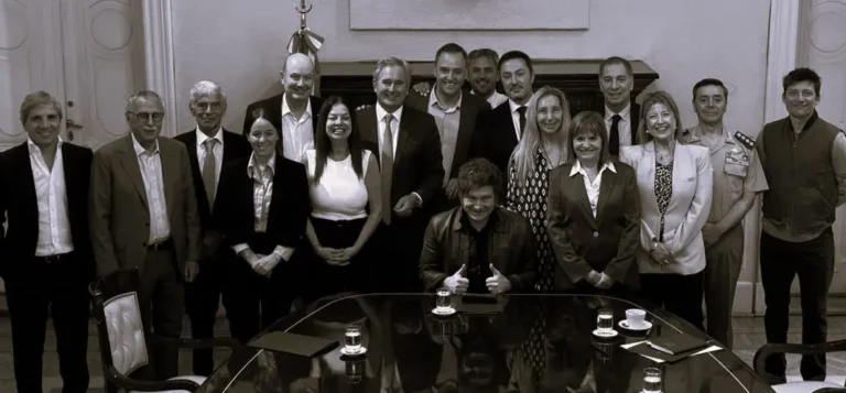 LAS PROVOCACIONES DE MILEI Y LA CLÁUSULA DE ORO DE LA SANGRÍA PJ