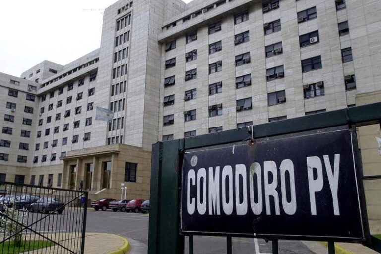 CRÍTICAS A LA JUSTICIA POR NO HABILITAR LA FERIA PARA TRATAR EL DNU DE MILEI QUE LE PERMITE A LA SIDE DETENER SIN ORDEN JUDICIAL