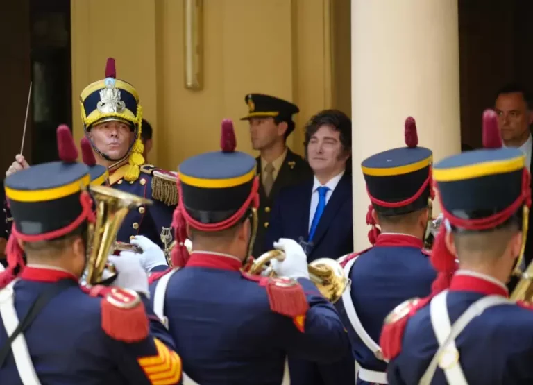 DESPUÉS DE LA POLÉMICA POR EL SABLE CORVO DE SAN MARTÍN: QUÉ SE ESPERA DEL ACTO DE MILEI EN SAN LORENZO