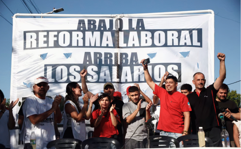 PIQUETEROS Y JUBILADOS MARCHARÁN EL MIÉRCOLES AL CONGRESO CONTRA LA REFORMA LABORAL DEL GOBIERNO