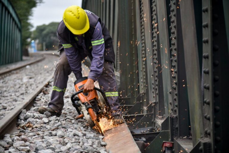 TREN SAN MARTÍN: AVANCES EN LA LICITACIÓN PARA LA REPARACIÓN DEL PUENTE SOBRE EL RECONQUISTA