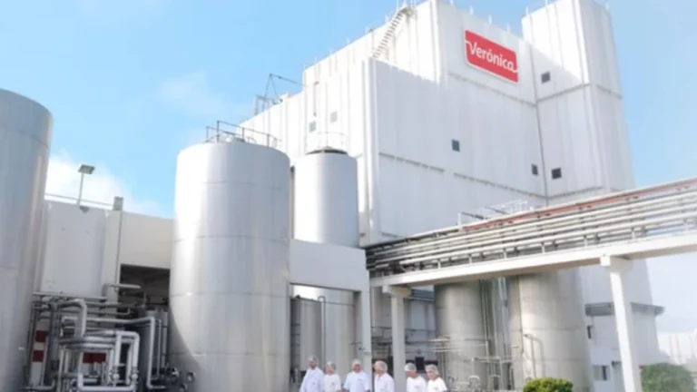 CRISIS EN LÁCTEOS VERÓNICA: TRABAJADORES DENUNCIAN SUELDOS ADEUDADOS Y REDUCCIÓN DE JORNADA