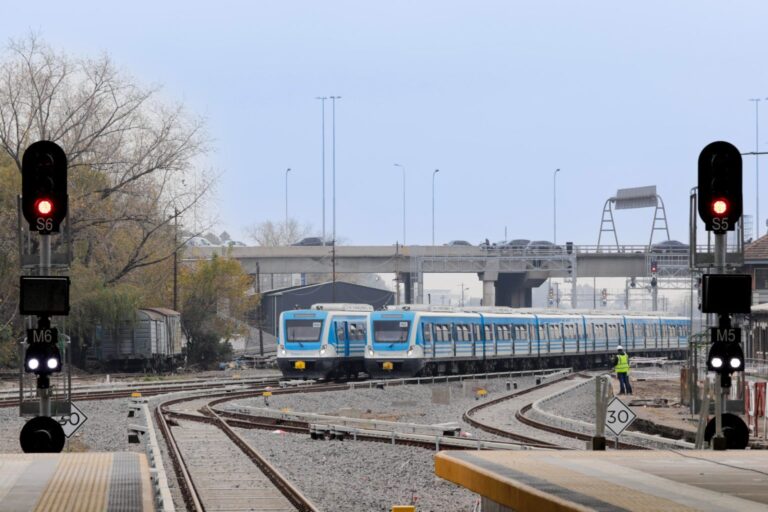 MARCHA ATRÁS: EL TREN MITRE SEGUIRÁ SIN LLEGAR A RETIRO POR AL MENOS 15 DÍAS MÁS