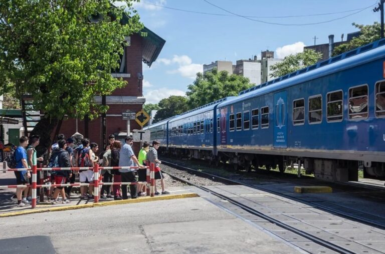PREADJUDICARON LA COMPRA DE INSUMOS PARA RENOVAR PASOS A NIVEL