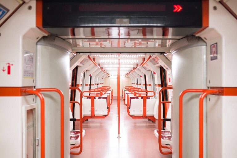 AVANZAN LAS NEGOCIACIONES CON LA CAF PARA FINANCIAR OBRAS Y NUEVOS TRENES PARA EL SUBTE B