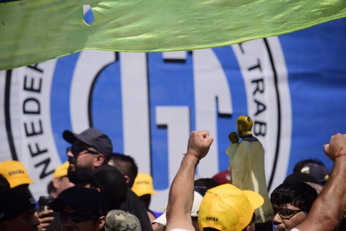 Marcha-CGT-plaza-de-mayo-reforma