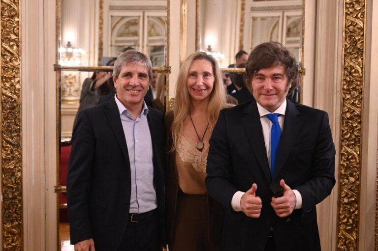 EN MEDIO DE LOS RUMORES POR EL RUMBO ECONÓMICO, MILEI RATIFICÓ A CAPUTO
